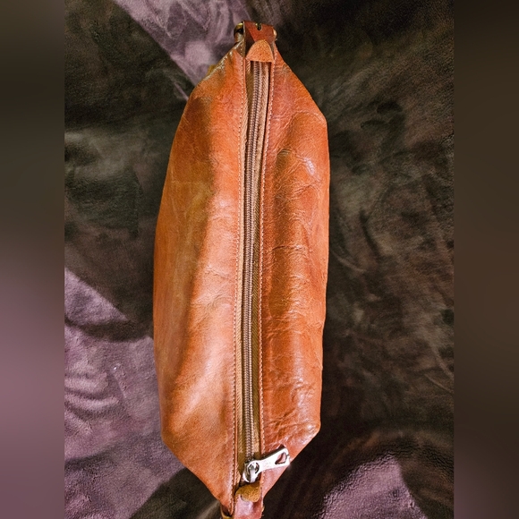 Il Bisonte Genuine Leather Crossbody In Warm Brown - Picture 7 of 10